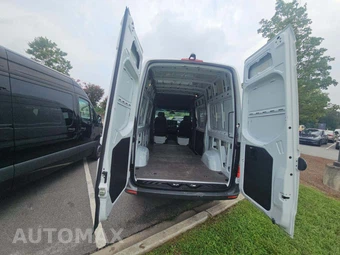 2025 Mercedes-Benz Sprinter 2500 Cargo Van Standard Roof 144.0" WB - miniatura 13