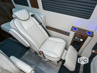 2025 Mercedes-Benz Sprinter 2500 Cargo Van Standard Roof 144.0" WB - miniatura 12