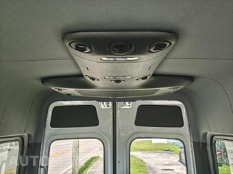 2025 Mercedes-Benz Sprinter 2500 Passenger Van 144.0" WB - miniatura 17