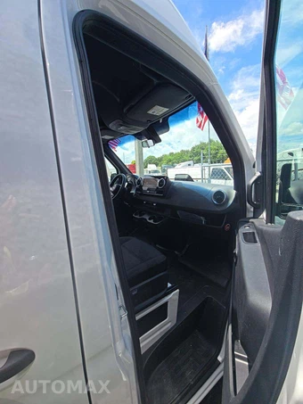 2025 Mercedes-Benz Sprinter 2500 Passenger Van 170.0" WB - miniatura 19