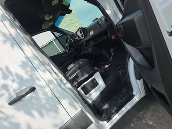 2025 Mercedes-Benz Sprinter 3500 Cargo Van DRW High Roof 170.0" WB - miniatura 18