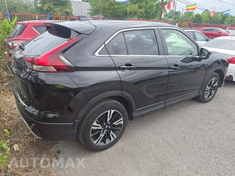 2025 Mitsubishi Eclipse Cross SEL – miniatura 3