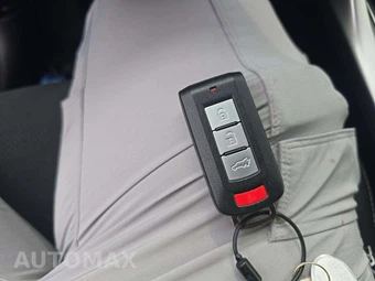 2025 Mitsubishi Eclipse Cross SEL – miniatura 8