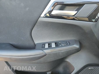 2025 Mitsubishi Outlander ES - miniatura 3