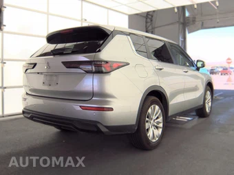 2025 Mitsubishi Outlander ES - miniatura 4