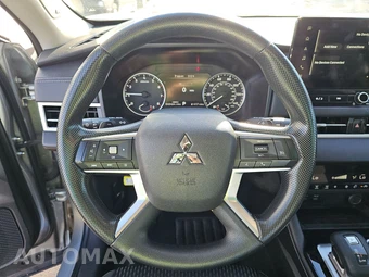 2025 Mitsubishi Outlander ES - miniatura 10