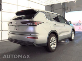2025 Mitsubishi Outlander ES - miniatura 4