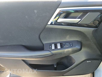 2025 Mitsubishi Outlander ES - miniatura 9