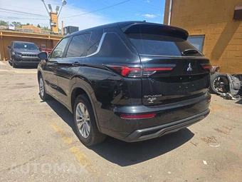 2025 Mitsubishi Outlander ES - miniatura 2