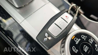 2025 Mitsubishi Outlander ES - miniatura 12