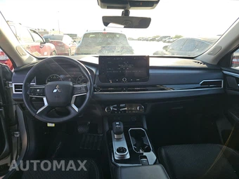 2025 Mitsubishi Outlander ES - miniatura 5