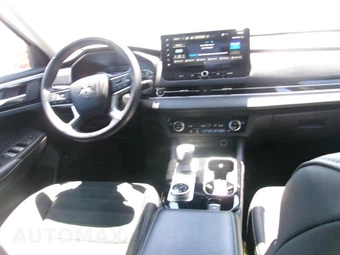 2025 Mitsubishi Outlander - miniatura 15