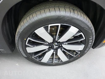 2025 Mitsubishi Outlander - miniatura 3