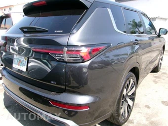 2025 Mitsubishi Outlander - miniatura 12