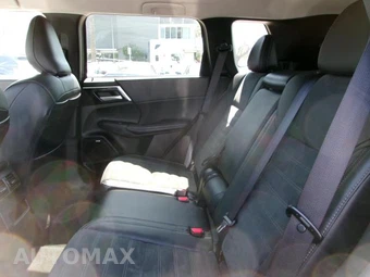 2025 Mitsubishi Outlander - miniatura 24