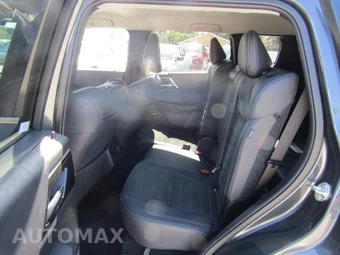 2025 Mitsubishi Outlander - miniatura 9