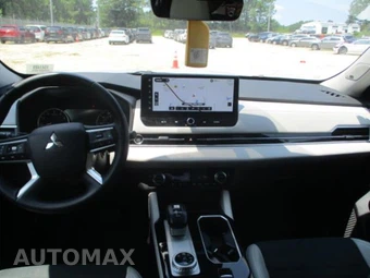 2025 Mitsubishi Outlander - miniatura 12