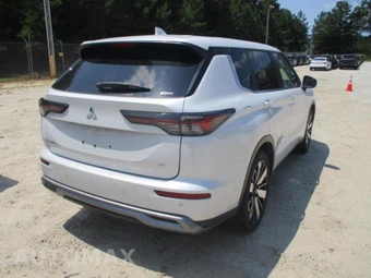 2025 Mitsubishi Outlander - miniatura 2