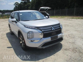 2025 Mitsubishi Outlander - miniatura 4