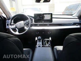 2025 Mitsubishi Outlander - miniatura 7