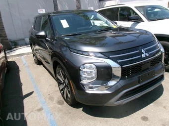 2025 Mitsubishi Outlander - miniatura 17