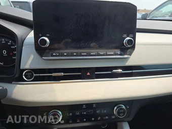 2025 Mitsubishi Outlander PHEV SEL - miniatura 11
