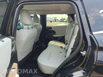 2025 Mitsubishi Outlander PHEV SEL - miniatura 13