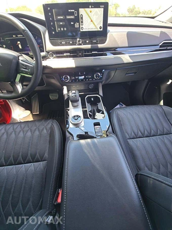 2025 Mitsubishi Outlander Platinum Edition - miniatura 10