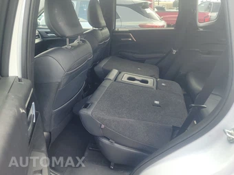 2025 Mitsubishi Outlander SE - miniatura 13