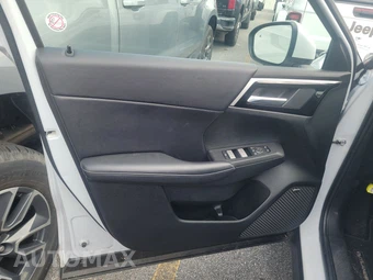 2025 Mitsubishi Outlander SE - miniatura 9