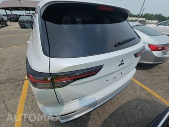 2025 Mitsubishi Outlander SE - miniatura 5