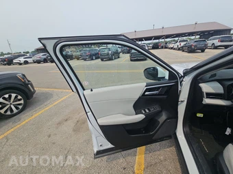 2025 Mitsubishi Outlander SE - miniatura 9