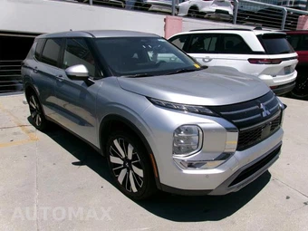 2025 Mitsubishi Outlander SE - miniatura 16