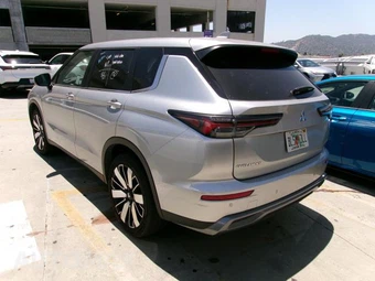 2025 Mitsubishi Outlander SE - miniatura 8