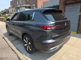 2025 Mitsubishi Outlander SE - miniatura 2