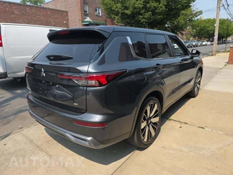 2025 Mitsubishi Outlander SE - miniatura 3