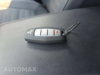 2025 Mitsubishi Outlander SE - miniatura 8
