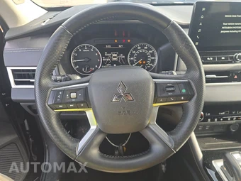 2025 Mitsubishi Outlander SE - miniatura 10