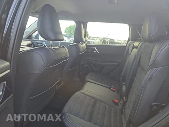 2025 Mitsubishi Outlander SE - miniatura 13