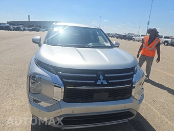 2025 Mitsubishi Outlander SE - miniatura 2