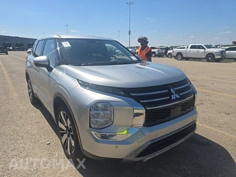 2025 Mitsubishi Outlander SE - miniatura 3