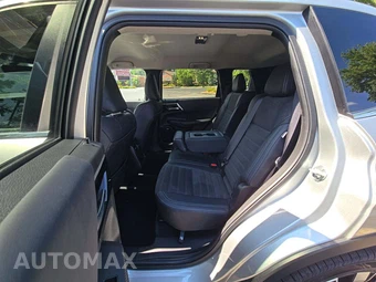 2025 Mitsubishi Outlander SE - miniatura 13