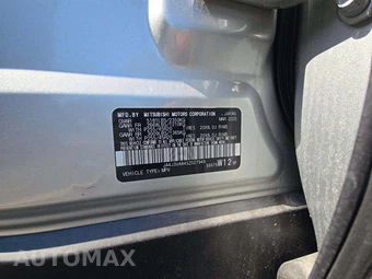 2025 Mitsubishi Outlander SE - miniatura 5