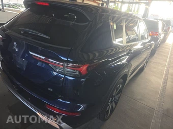 2025 Mitsubishi Outlander SE - miniatura 4