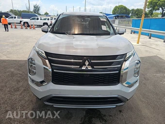 2025 Mitsubishi Outlander SE - miniatura 2