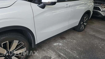2025 Mitsubishi Outlander SE - miniatura 22