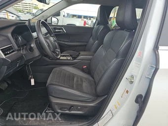 2025 Mitsubishi Outlander SE - miniatura 7