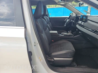 2025 Mitsubishi Outlander SE - miniatura 8