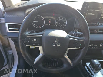 2025 Mitsubishi Outlander SE - miniatura 10