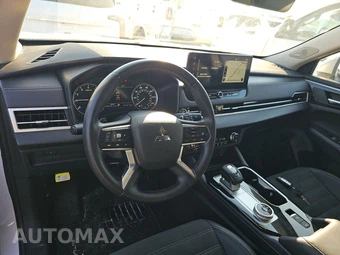 2025 Mitsubishi Outlander SE - miniatura 11